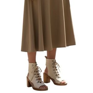 Vintage Foundry Co Odette Lace-Up Peep Toe Booties Off-White Leather Size 8 NWOT